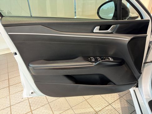 Certified 2022 Kia K5 GT-Line FWD image 12