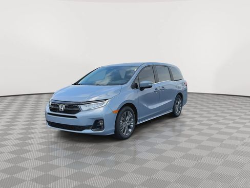 New 2026 Honda Odyssey Touring image 4
