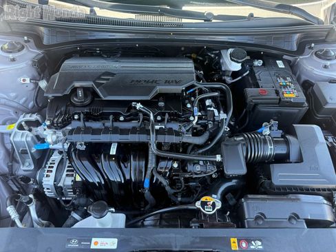 Used 2025 Hyundai Elantra SEL image 32