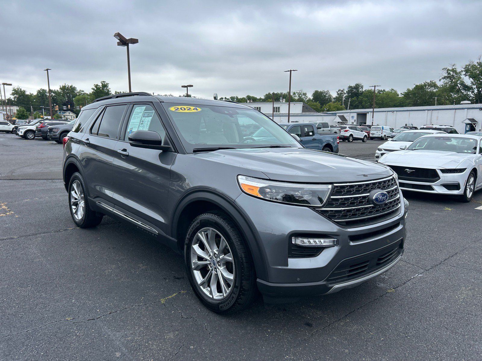 Certified 2024 Ford Explorer XLT w/ Equipment Group 202A AWD/4WD image 24