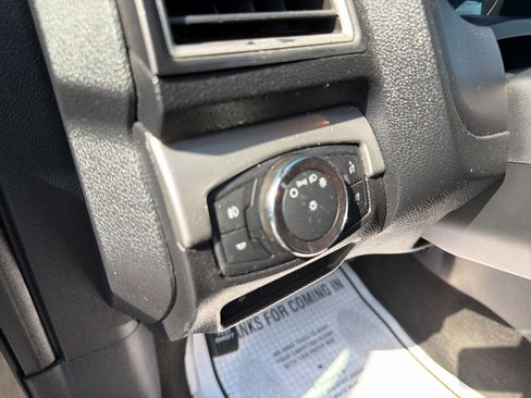 Used 2017 Ford Explorer XLT w/ Equipment Group 202A FWD image 17