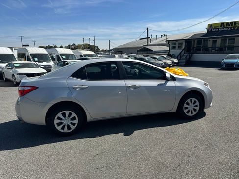Used 2016 Toyota Corolla L image 9