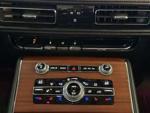 Used 2020 Lincoln Aviator Reserve w/ Equipment Group 202A image 28