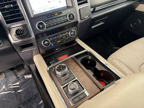 Used 2019 Ford Expedition Platinum AWD/4WD image 17