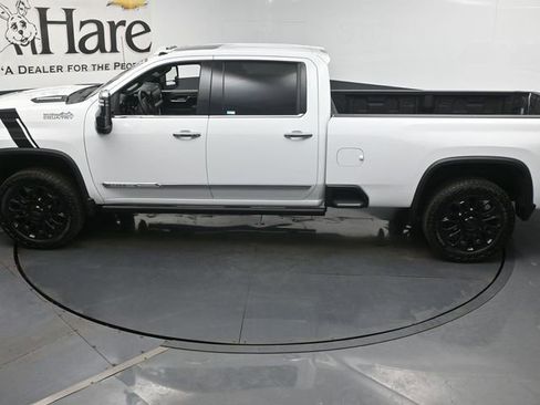 Used 2025 Chevrolet Silverado 2500 High Country w/ High Country Premium Package AWD/4WD image 40