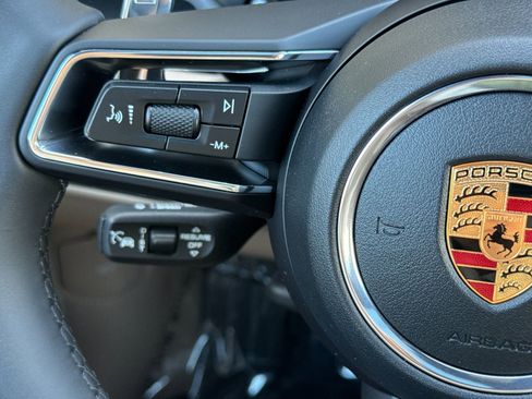 New 2026 Porsche Macan image 27