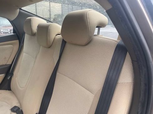 Used 2013 Hyundai Accent GLS FWD image 17