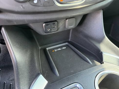 Used 2023 Chevrolet Traverse RS AWD/4WD image 21