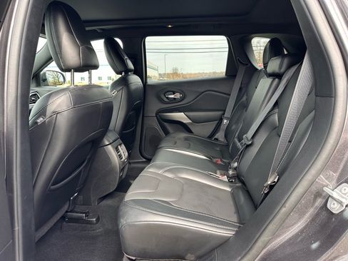 Used 2021 Jeep Cherokee Latitude Lux 80th Anniv w/ Quick Order Package 26U 80TH image 24