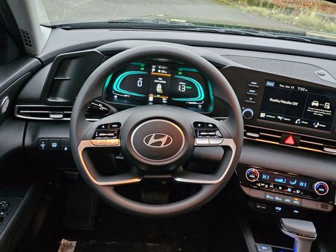 New 2026 Hyundai Elantra Blue image 16