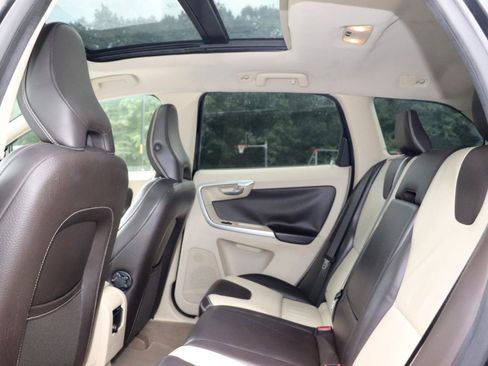 Used 2010 Volvo XC60 T6 AWD/4WD image 20