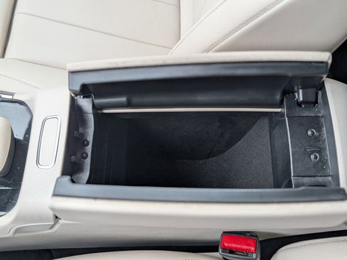 Used 2020 Mercedes-Benz GLB 250 4MATIC image 28