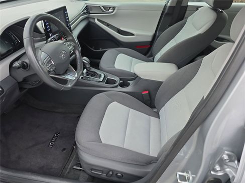 Used 2020 Hyundai Ioniq SE image 13