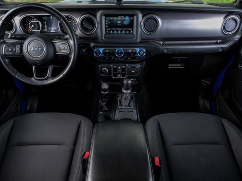 Used 2021 Jeep Gladiator Willys image 5