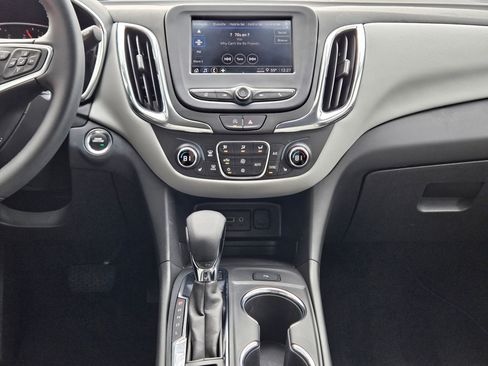 Used 2023 Chevrolet Equinox LT w/ Driver Convenience Package image 10