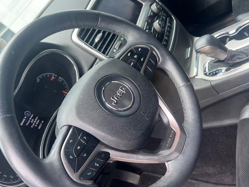 Used 2018 Jeep Grand Cherokee Altitude AWD/4WD image 7