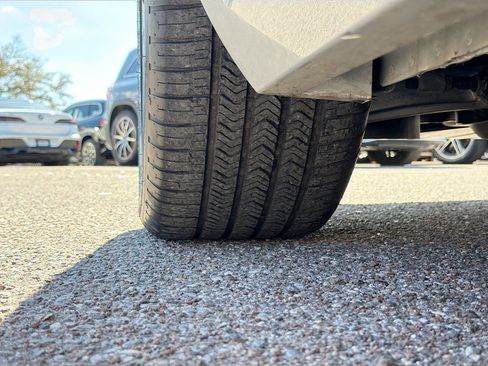 Used 2018 Jaguar XF Premium image 42