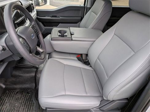 New 2025 Ford F550 4x4 Crew Cab image 12