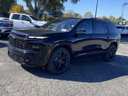 New 2026 Chevrolet Traverse RS w/ LPO, Floor Liner Package FWD image 3