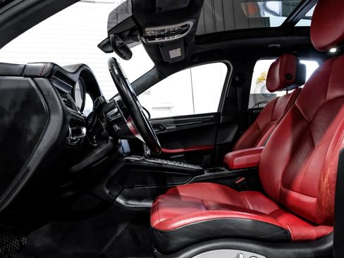 Used 2017 Porsche Macan Turbo image 15