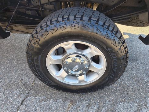 Used 2014 Ford F250 XL w/ Power Equipment Group AWD/4WD image 9