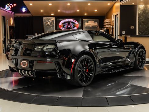 Used 2018 Chevrolet Corvette Z06 RWD image 13