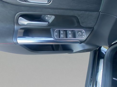 Used 2021 Mercedes-Benz GLA 250 image 11