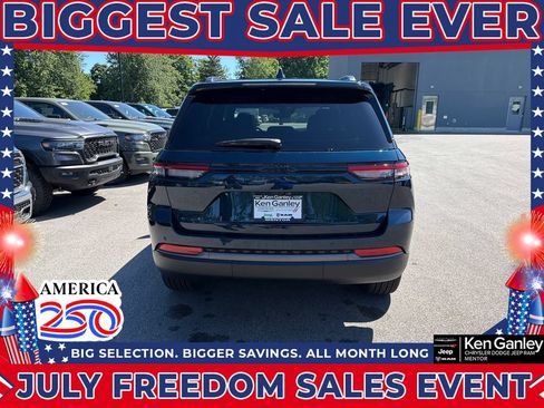 New 2026 Jeep Grand Cherokee Limited w/ Limited Altitude Package AWD/4WD image 7