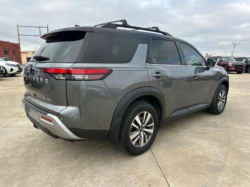 Certified 2023 Nissan Pathfinder SL image 5