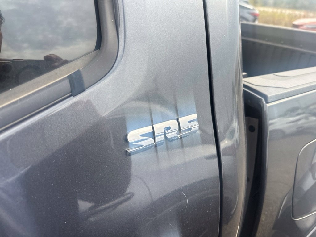 Used 2021 Toyota Tacoma SR5 AWD/4WD image 7