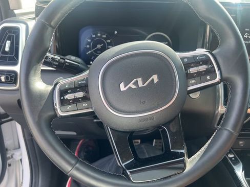 Used 2023 Kia Sorento SX Prestige image 12