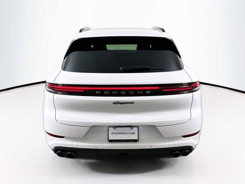 New 2026 Porsche Cayenne E-Hybrid image 10