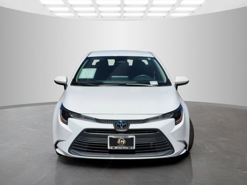 Used 2023 Toyota Corolla LE w/ Carpet Mat Package (TMS) FWD image 2