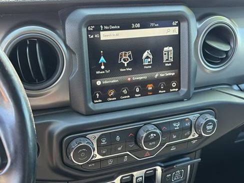 Used 2022 Jeep Wrangler Unlimited Sport AWD/4WD image 16