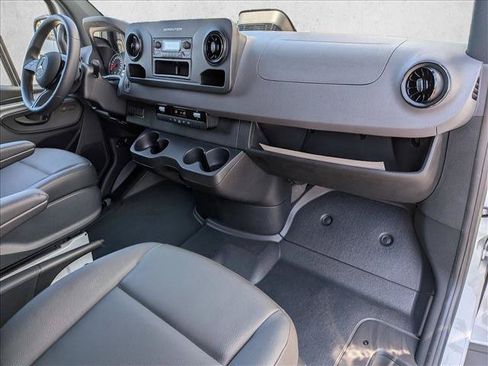 Certified 2025 Mercedes-Benz Sprinter 2500 image 19