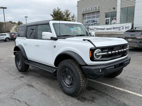 New 2025 Ford Bronco Outer Banks w/ Sasquatch Package image 15