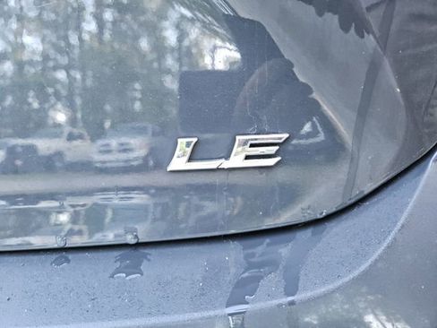 Used 2025 Toyota Camry LE image 10