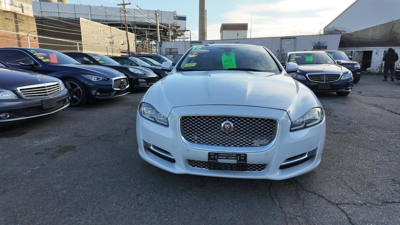 Used 2016 Jaguar XJ L Portfolio AWD/4WD image 3
