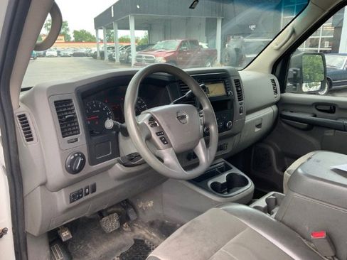 Used 2018 Nissan NV 3500 SV w/ Navigation Package RWD image 10