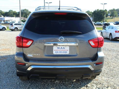 Used 2018 Nissan Pathfinder S image 4