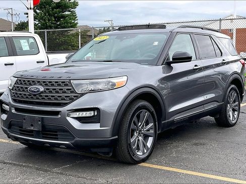 Certified 2022 Ford Explorer XLT w/ Equipment Group 202A AWD/4WD image 11