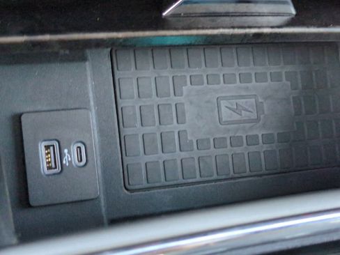 Used 2022 Ford F350 Lariat w/ Tremor Off-Road Package image 32