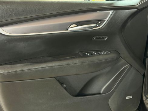 Used 2018 Cadillac XT5 Luxury w/ Driver Awareness Package FWD image 11