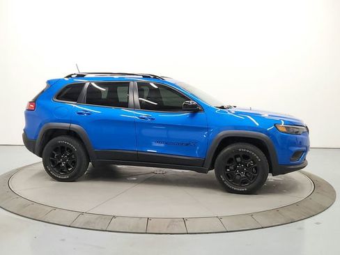 Used 2022 Jeep Cherokee Latitude AWD/4WD image 8