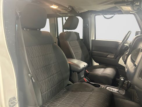 Used 2012 Jeep Wrangler Unlimited Sport AWD/4WD image 12
