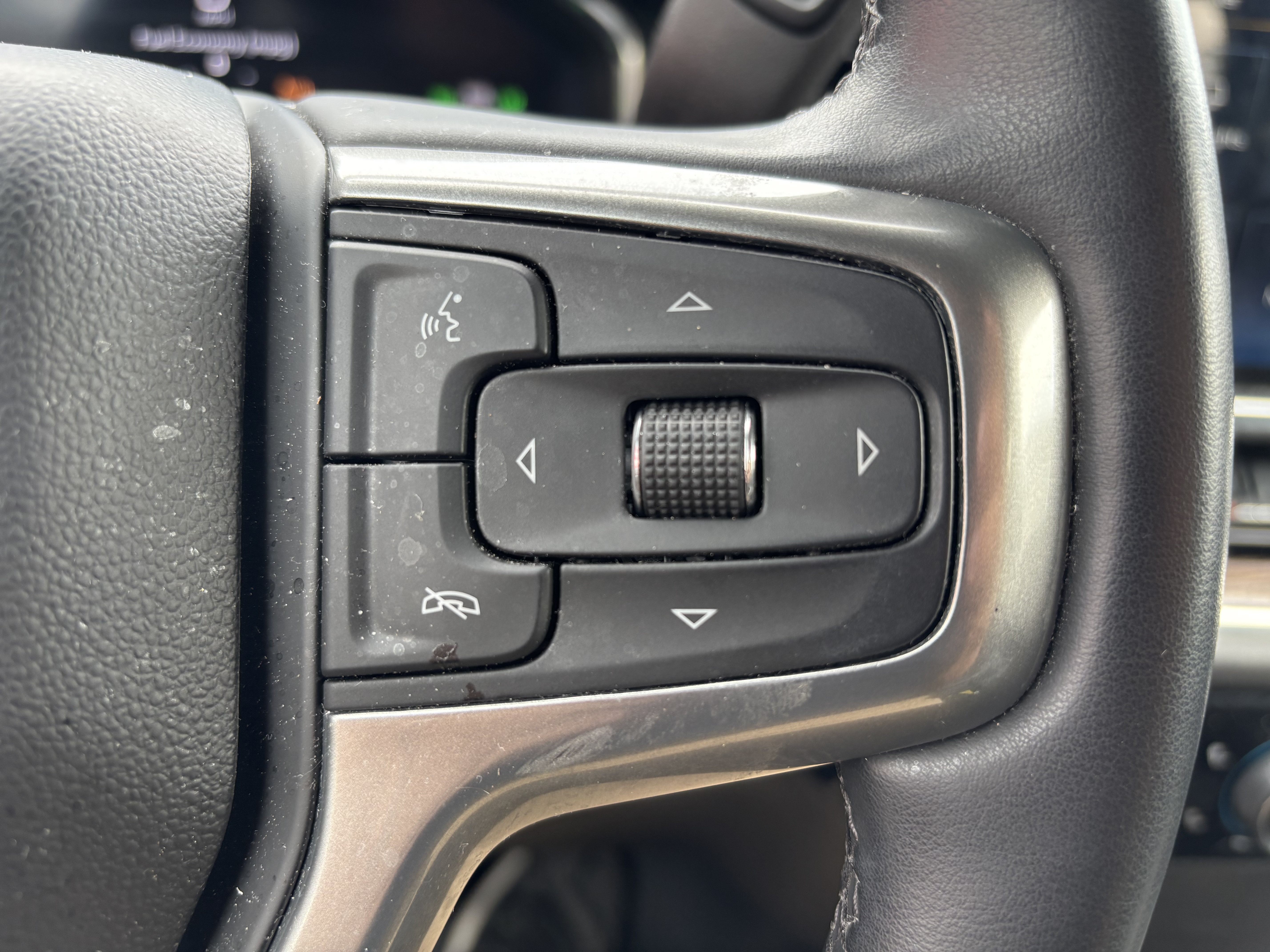Used 2024 Chevrolet Silverado 1500 LT AWD/4WD image 19