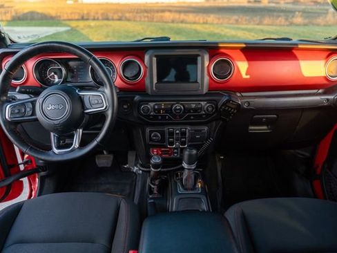 Used 2020 Jeep Gladiator Rubicon w/ Cold Weather Group image 16