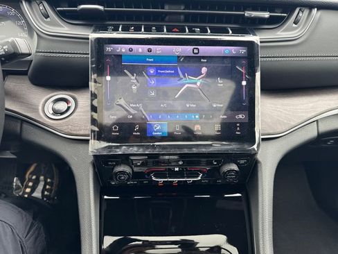 New 2025 Jeep Grand Cherokee L Limited image 23