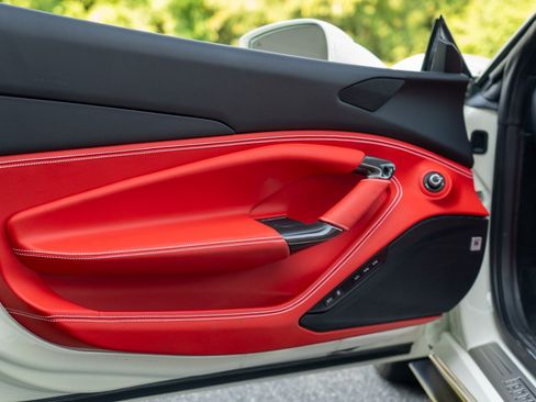 Used 2022 Ferrari F8 Tributo RWD image 31