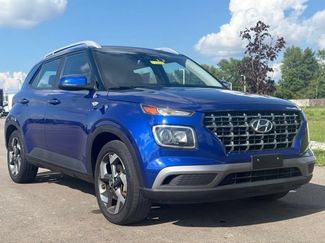Used 2021 Hyundai Venue SEL FWD 360° Tour